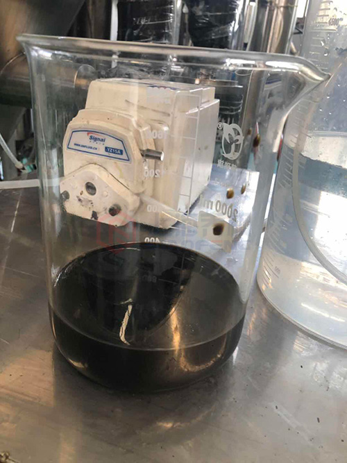 離心噴霧干燥機(jī)準(zhǔn)備干燥的物料